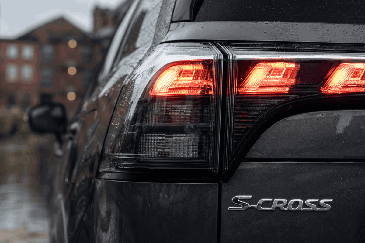 Suzuki s-cross rear